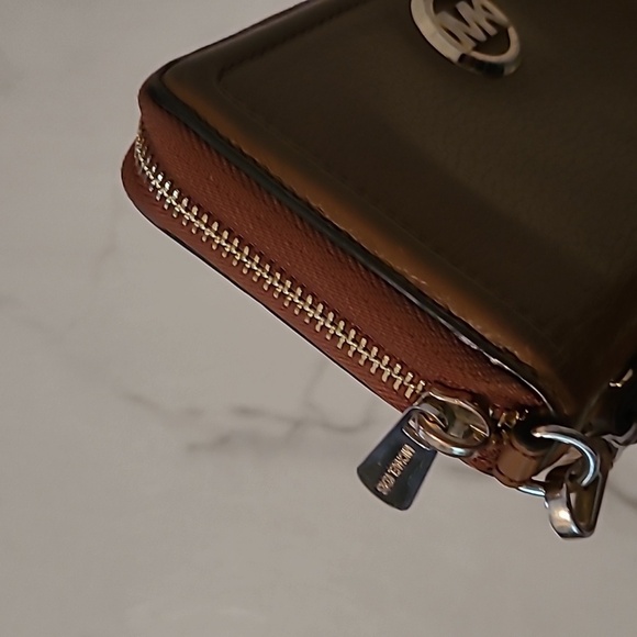 Michael Kors Cognac Brown Pebbled Leather Wallet Wristlet Practical Errands - Picture 6 of 14